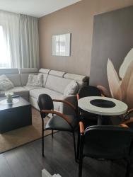 noclegi Kołobrzeg Apartament prywatny salon z aneksem kuchennym i sypialnią w hotelu Diva