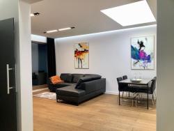 noclegi Gdańsk Baltic Riviera Apartments - luxurious apartment with patio and river view