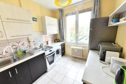 noclegi Gdynia Pokój w apartamencie dwupokojowym ze współdzieloną kuchnią i łazienką