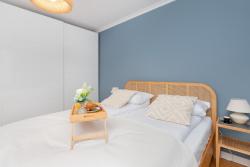 noclegi Gdynia Cozy Pastel Two Bedroom Apartment in Central Gdynia by Noclegi Renters