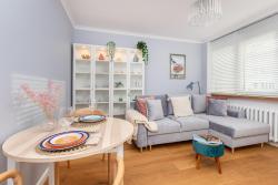 noclegi Gdynia Cozy Pastel Two Bedroom Apartment in Central Gdynia by Noclegi Renters