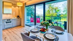 noclegi Niechorze Rezydencja Niechorze 209 z 2 sypialniami, 2 łazienkami, z Basenem, Sauną, Jacuzzi, przy samej PLAŻY - 5D Apartments