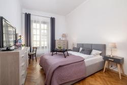 noclegi Kraków Spacious, 2 Bedrooms Apartment Cracow City Centre by Renters
