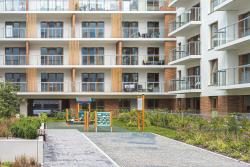 noclegi Gdańsk Bright Beige Apartment with Furnished Balcony and Parking in Gdańsk by Noclegi Renters