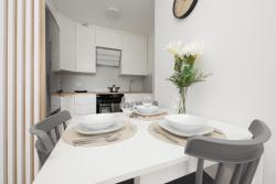 noclegi Gdynia Elegant Apartment in the centre of Gdynia by Renters