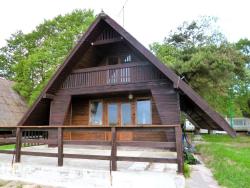 noclegi Łazy Wooden Chalet by Lake Jamno near the Sea