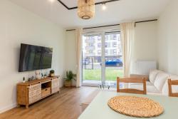 noclegi Gdańsk Letnicka Cosy Apartment with Garden by BookingHost