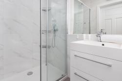noclegi Gdańsk 9th Floor Green and Grey Apartment in Gdańsk Brzeźno with Two Bedrooms and Parking by Noclegi Renters