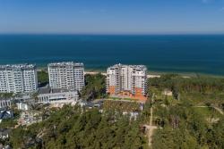 noclegi Dziwnówek Porta Mare - Apartment with Sea View Balcony & Parking by Renters