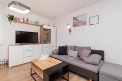 noclegi Gdańsk Bright Apartment with Private Garden and Accepting Pets by Noclegi Renters