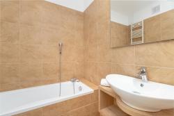 noclegi Gdańsk Two Bedroom Apartment in Gdańsk with Desk for Remote Work and Bathtub by Noclegi Renters
