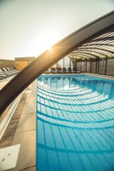 noclegi Rewal RResort Holiday Homes - HEATED Swimming Pool & Sauna