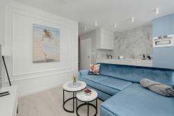 noclegi Rewal Superior Vacation Apartment with Private Parking