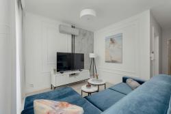 noclegi Rewal Superior Vacation Apartment with Private Parking