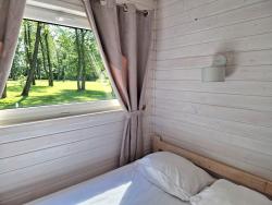 noclegi Rewal Lumi Resort Domki letniskowe z podgrzewanym basenem