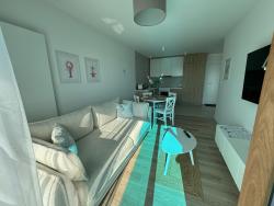 noclegi Kołobrzeg 4SUMMER BLUE MARIS White Blue Sauna & Fitness & Parking 100 metrów do pięknej szerokiej piaszczystej plaży, 100 Meter zu einem schönen breiten Sandstrand