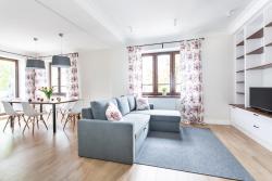 noclegi Gdynia Villa Allegra Apartamenty z ogrodem i salą zabaw ,darmowy parking i leżaki, 5minut do morza