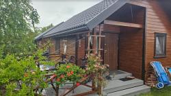 noclegi Rusinowo Domek parterowy klimatyzowany, ogrzewany z jacuzzi na terenie ośrodka- Domki u Staszka
