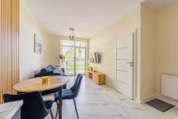 noclegi Sianożęty Apartament Messa Black z Basenem Letnim by HolidaySun