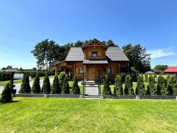 noclegi Karwieńskie Błoto Dom Wakacyjny Złoto Północy na wyłączność, parking, plac zabaw, tarasy