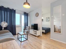 noclegi Gdynia Gdynia Seaside Apartment - Balcony, Workspace, Bus - by Rentujemy