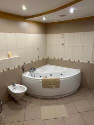 noclegi Świnoujście Pokój z łazienka i balkonem