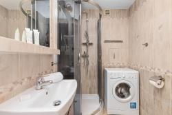 noclegi Gdynia Comfortable Studio with Balcony located 600 m from the Beach by Noclegi Renters