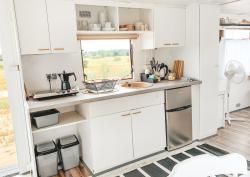 noclegi Osłonino Przyczepa nad Zatoką SurfnVintage