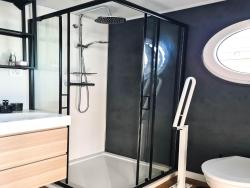 noclegi Łazy Luxury houseboat for 2 people, by the sea
