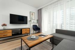 noclegi Gdańsk Bright Apartment Obrońców Wybrzeża with Parking by Noclegi Renters