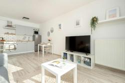 noclegi Gdańsk Spacious Apartment with Balcony in Gdańsk by Noclegi Renters