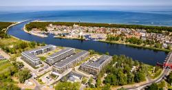 noclegi Dziwnów Apartament DZIWNA RIVER z frontowym widokiem na rzekę i basenem Dziwnów EPapartamenty