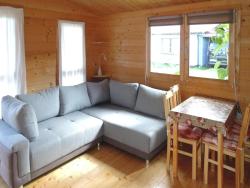 noclegi Wrzosowo Bungalow with Terrace and Scenic Grounds
