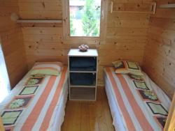 noclegi Wrzosowo Bungalow with Terrace and Scenic Grounds