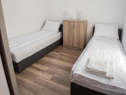 noclegi Jarosławiec 3-room apartment on the ground floor, summer pool