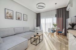 noclegi Dziwnów Cozy Studio with River View Spadochroniarzy with Parking & SPA by Noclegi Renters
