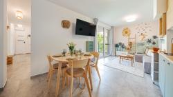 noclegi Krynica Morska Flatbook Apartamenty Krynica Morska Enklawa z basenem i salą zabaw przy Zalewie