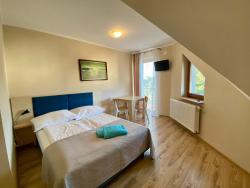 noclegi Jastrzębia Góra "Willa Octavia"- Apartamenty, Pokoje, Cisza Spokój, Plaża 15min, Balkon, Parking, WiFi, Aneks Kuchenny