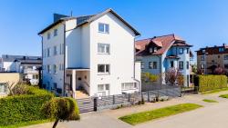 noclegi Karwia Willa Bliźniak - Pokoje i Apartamenty Bardzo Blisko Plaży