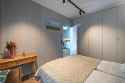 noclegi Jastarnia Apartament Leśny Ogród - kompleks Wydma & Las - 200 m do Morza, widok na sosnowy las, leśny ogród o pow 160 m2, bezpłatny parking, faktura VAT, ochrona, plac zabaw, boisko wielofunkcyjne