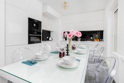 noclegi Gdańsk Flatbook Gdansk Old Town - Stylish 2-Bedroom Apartment with Parking