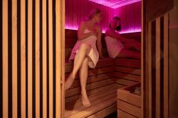 noclegi Gdańsk Waterlane Island - Riverview Pool, SPA & Gym by Downtown Apartments