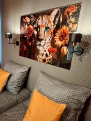 noclegi Koszalin Orange Studio z kuchnią i łazienką Smart TV
