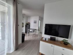 noclegi Kołobrzeg Apartament Mila z dużym tarasem i miejscem parkingowym