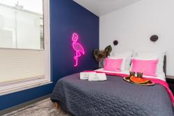 noclegi Krynica Morska Flatbook Apartament Miami Beach - basen, taras i stylowe wnętrza w Krynicy Morskiej