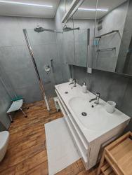 noclegi Kołobrzeg City Hall Bliss Suite - Premium Apartament z Balkonem i Widokiem na Ratusz