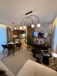 noclegi Gdańsk Family & Business Sauna Apartments Baltic Horizon No 2 PREMIUM SPA - 3 Bedroom with Private Sauna, Jacuzzi, Rooftop Gym & Panoramic Terrace, Balcony, Underground Garage