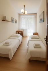 noclegi Krynica Morska Mieszkania i apartamenty przy plaży, przyjazne czwronogom, Żeromskiego 2 HoliApart