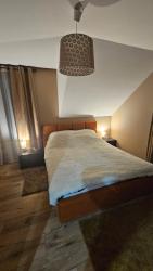 noclegi Stegna Domki i dom w sadzie Stegna z podgrzewanym basenem - prywatne jacuzzi przy domu