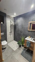 noclegi Stegna Domki i dom w sadzie Stegna z podgrzewanym basenem - prywatne jacuzzi przy domu